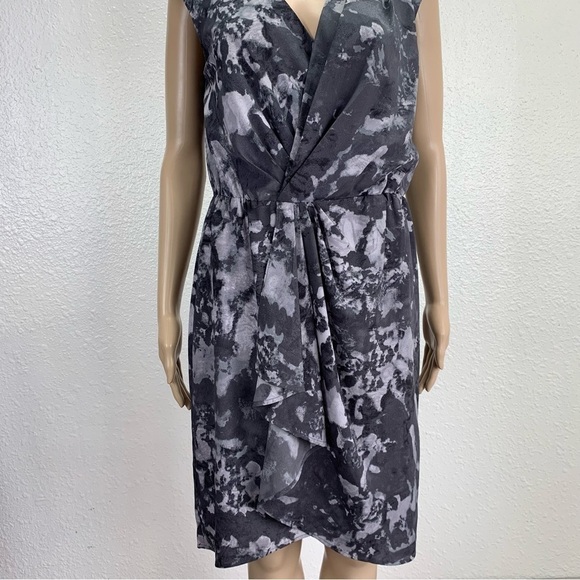 LOFT Gray Casual Fit & Flare faux wrap mini dress gray neutral 6 dainty office - Picture 5 of 13
